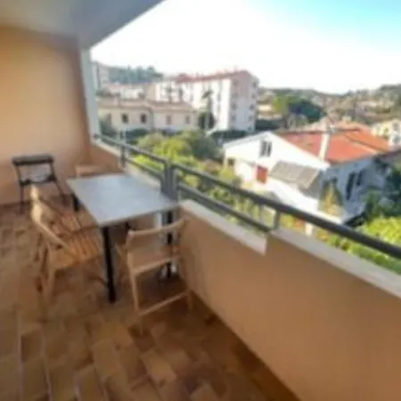 Appartement Studio With Large Balcony And Nice View By Weekome